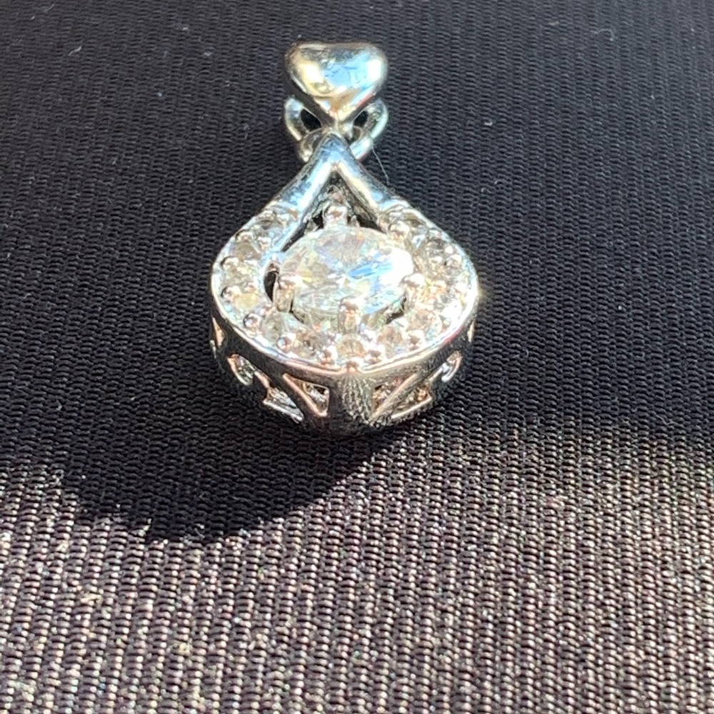 Sterling silver 925, CZ clear gemstones teardrop style pendant for necklace
